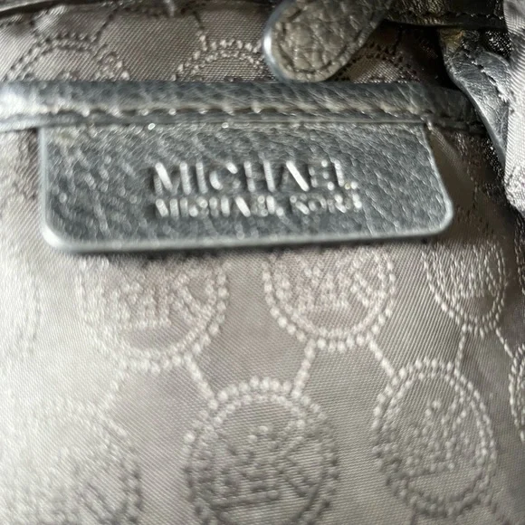 Michael Michael Kors Large Jules Black Bucket Bag - Picture 7 of 16